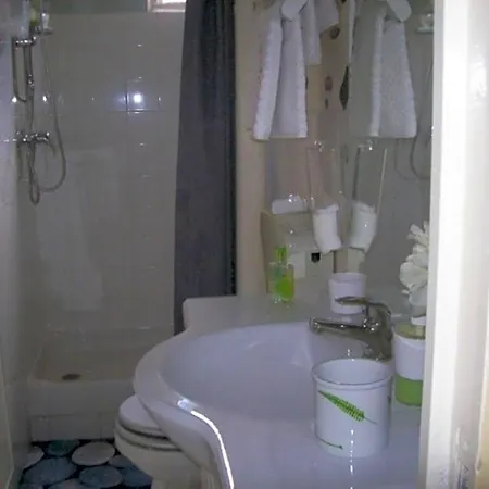 Toit Pour Vous D'hotes - Bed and breakfast París